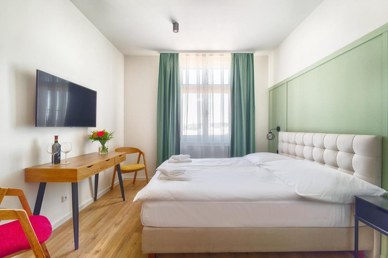 Luma Terra Prague Hostel エクステリア 写真